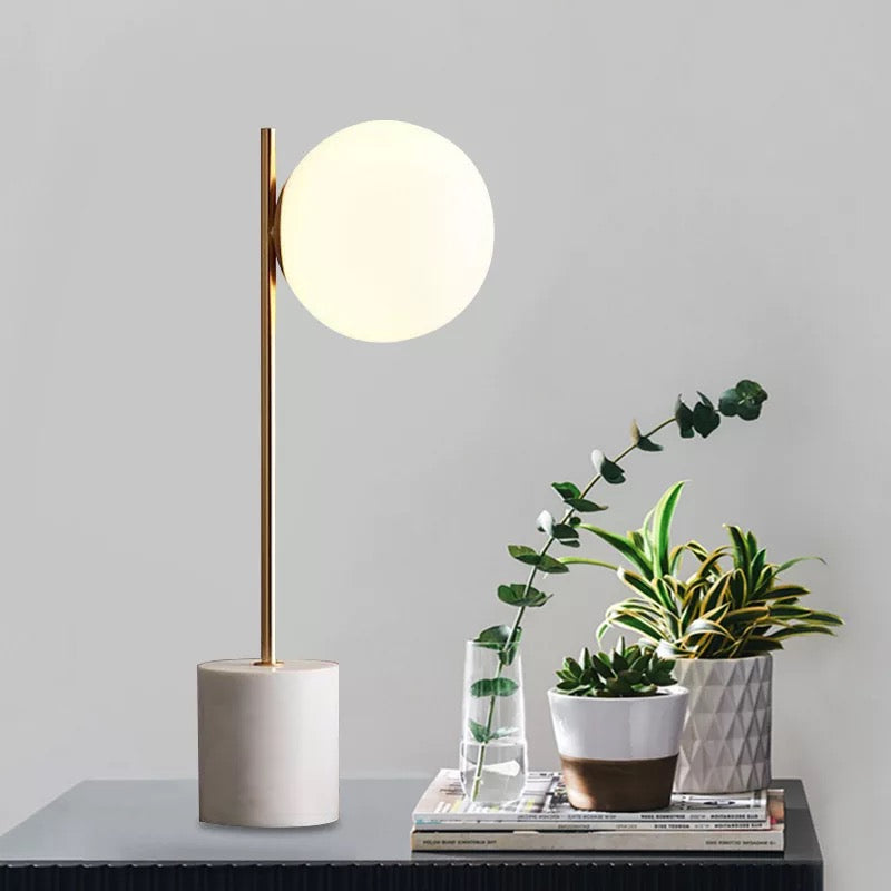 Simple Modern 1 x table lamp